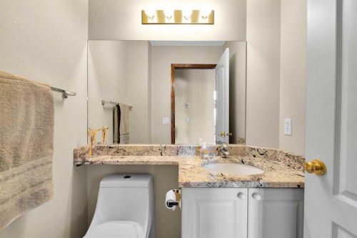 271 Edgebrook Park Nw, Calgary, AB - Indoor Photo Showing Bathroom