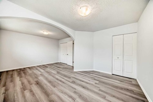 81 Bearberry Close Nw, Calgary, AB - Indoor Photo Showing Other Room