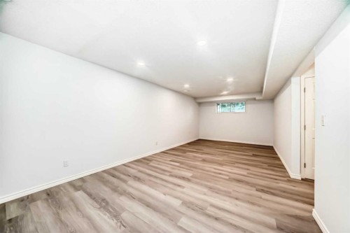 81 Bearberry Close Nw, Calgary, AB - Indoor