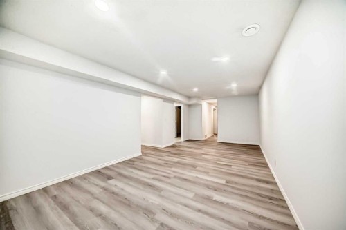 81 Bearberry Close Nw, Calgary, AB - Indoor Photo Showing Other Room