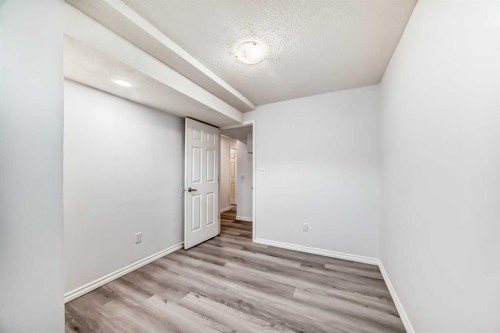 81 Bearberry Close Nw, Calgary, AB - Indoor Photo Showing Other Room