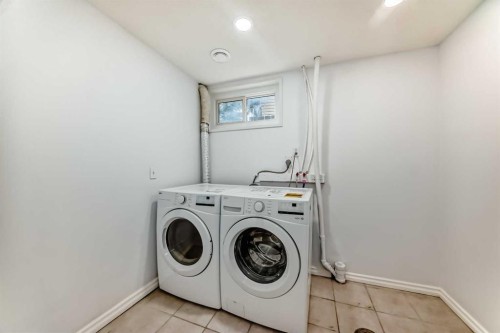 81 Bearberry Close Nw, Calgary, AB - Indoor Photo Showing Laundry Room