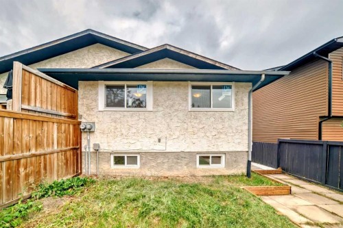 81 Bearberry Close Nw, Calgary, AB - Outdoor