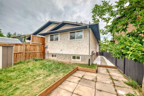 81 Bearberry Close Nw, Calgary, AB - Outdoor