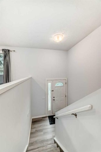81 Bearberry Close Nw, Calgary, AB - Indoor Photo Showing Other Room