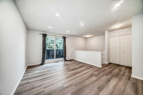 81 Bearberry Close Nw, Calgary, AB - Indoor Photo Showing Other Room