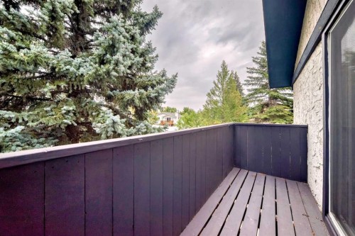 81 Bearberry Close Nw, Calgary, AB - Outdoor With Balcony
