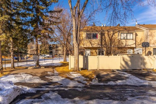 31-2319 56 Street NE Calgary, AB T1Y 2M2