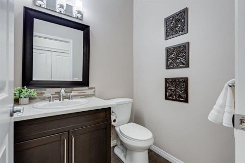 117 Mahogany Place Se, Calgary, AB - Indoor Photo Showing Bathroom