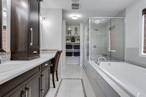 117 Mahogany Place Se, Calgary, AB - Indoor Photo Showing Bathroom