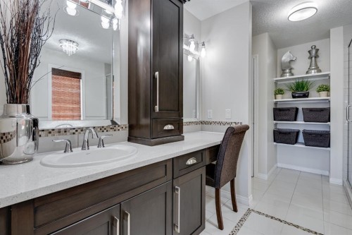 117 Mahogany Place Se, Calgary, AB - Indoor Photo Showing Bathroom