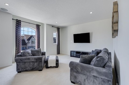 117 Mahogany Place Se, Calgary, AB - Indoor Photo Showing Living Room