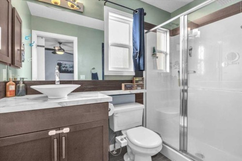 301 Mcleod Crescent, Diamond Valley, AB - Indoor Photo Showing Bathroom