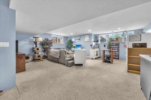 301 Mcleod Crescent, Diamond Valley, AB - Indoor