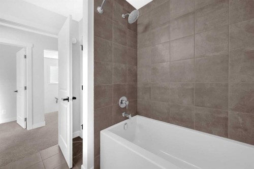 55 Amblehurst Link Nw, Calgary, AB - Indoor Photo Showing Bathroom