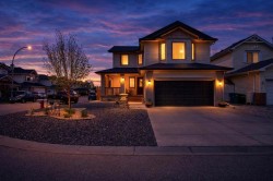 750 Cimarron Close Okotoks, AB T1X 1S4