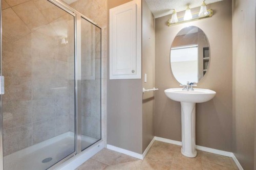 103 Riverside Way Se, Calgary, AB - Indoor Photo Showing Bathroom