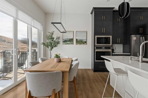 68 Cranbrook Cape Se, Calgary, AB 