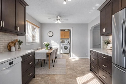 83 Luxstone Crescent Sw, Airdrie, AB - Indoor Photo Showing Kitchen