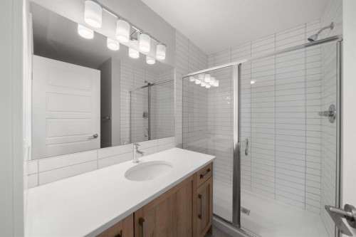 37 Sora Gate Se, Calgary, AB - Indoor Photo Showing Bathroom