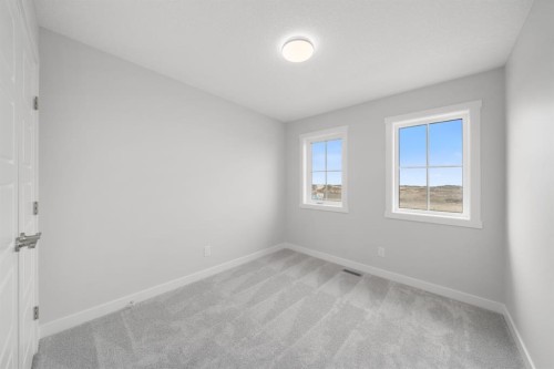 37 Sora Gate Se, Calgary, AB - Indoor Photo Showing Other Room