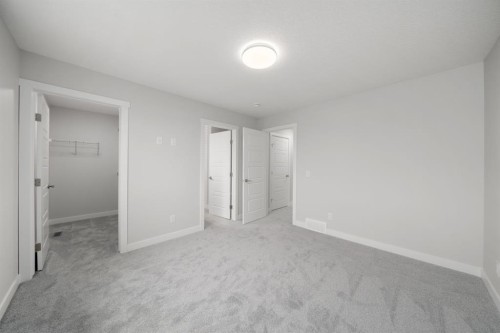 37 Sora Gate Se, Calgary, AB - Indoor Photo Showing Other Room
