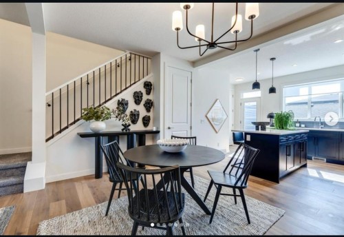 81 Sora Gate Se, Calgary, AB - Indoor Photo Showing Dining Room