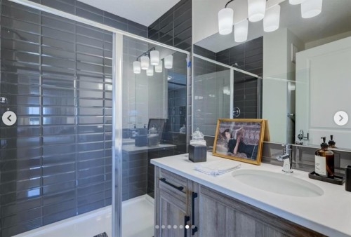 81 Sora Gate Se, Calgary, AB - Indoor Photo Showing Bathroom