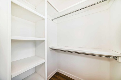 2107 Victoria Crescent Nw, Calgary, AB - Indoor With Storage