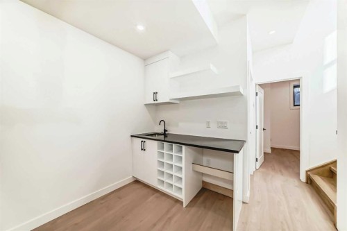 2107 Victoria Crescent Nw, Calgary, AB - Indoor Photo Showing Other Room