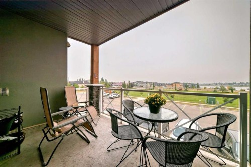 211-1005A Westmount Drive, Strathmore, AB - Outdoor With Exterior
