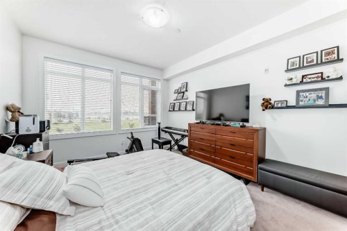 211-1005A Westmount Drive, Strathmore, AB - Indoor Photo Showing Bedroom
