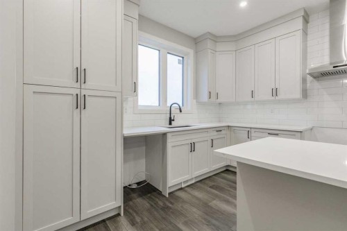 197 Bridgeport Gate, Chestermere, AB - Indoor Photo Showing Kitchen