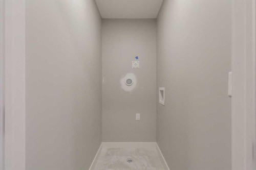 197 Bridgeport Gate, Chestermere, AB - Indoor Photo Showing Other Room