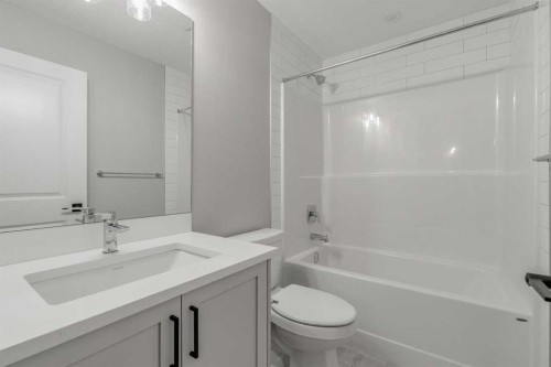 197 Bridgeport Gate, Chestermere, AB - Indoor Photo Showing Bathroom