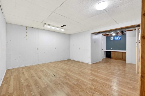 159 Shawglen Road Sw, Calgary, AB - Indoor