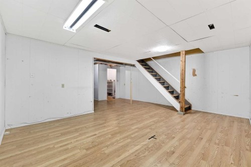 159 Shawglen Road Sw, Calgary, AB - Indoor