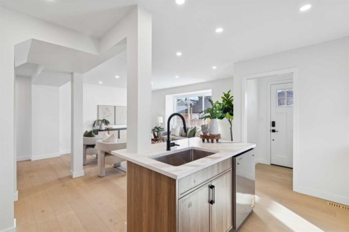 4547 Passchendaele Road Sw, Calgary, AB - Indoor Photo Showing Kitchen