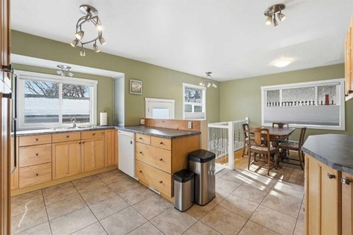 1 Thorncliffe Crescent Nw, Calgary, AB - Indoor