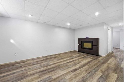 1 Thorncliffe Crescent Nw, Calgary, AB - Indoor