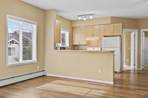 8318-70 Panamount Drive Nw, Calgary, AB - Indoor Photo Showing Kitchen