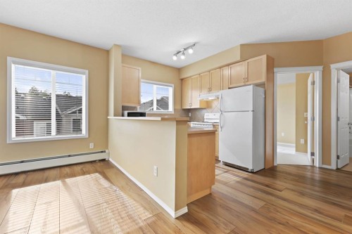 8318-70 Panamount Drive Nw, Calgary, AB - Indoor Photo Showing Kitchen