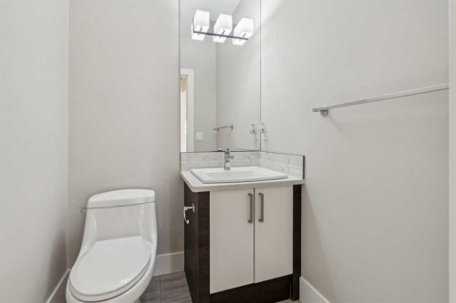1104A Regent Crescent Ne, Calgary, AB - Indoor Photo Showing Bathroom