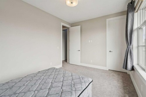 1104A Regent Crescent Ne, Calgary, AB - Indoor Photo Showing Other Room