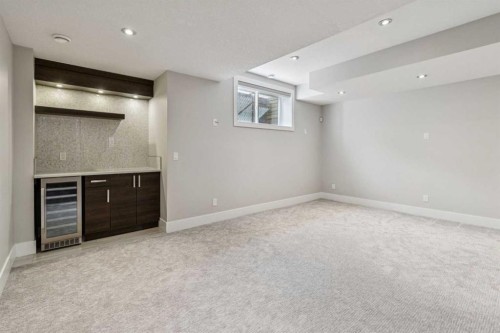 1104A Regent Crescent Ne, Calgary, AB - Indoor Photo Showing Other Room