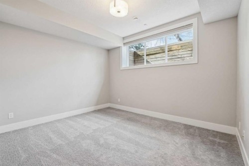 1104A Regent Crescent Ne, Calgary, AB - Indoor Photo Showing Other Room