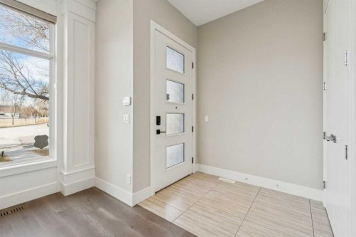 1104A Regent Crescent Ne, Calgary, AB - Indoor Photo Showing Other Room