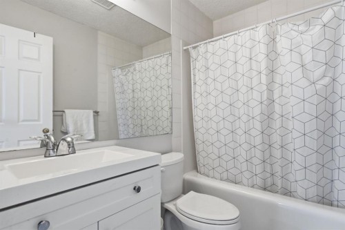 412 Sheep River Point, Okotoks, AB - Indoor Photo Showing Bathroom