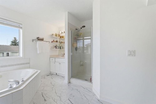 412 Sheep River Point, Okotoks, AB - Indoor Photo Showing Bathroom