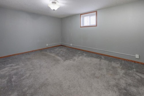 1708 29 Street Sw, Calgary, AB - Indoor Photo Showing Other Room